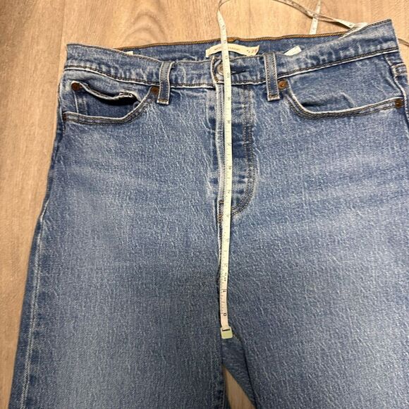 Levi's Light Blue Cropped Jeans - Picture 13 of 14